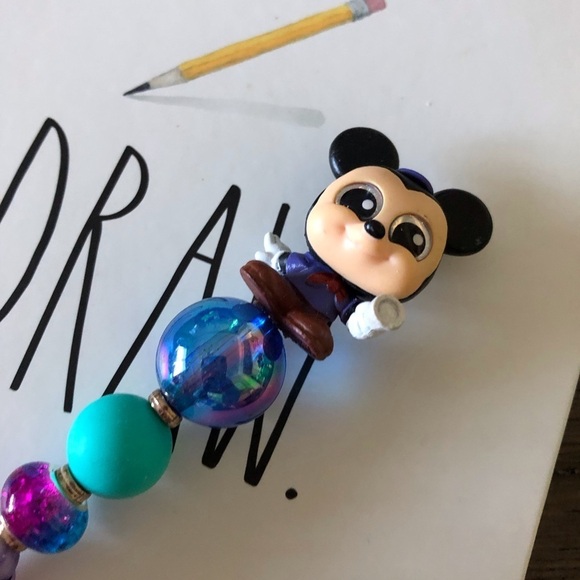 Disney Doorables: Mickey & Friends: Mickey Mouse handmade beaded pen - Picture 1 of 3